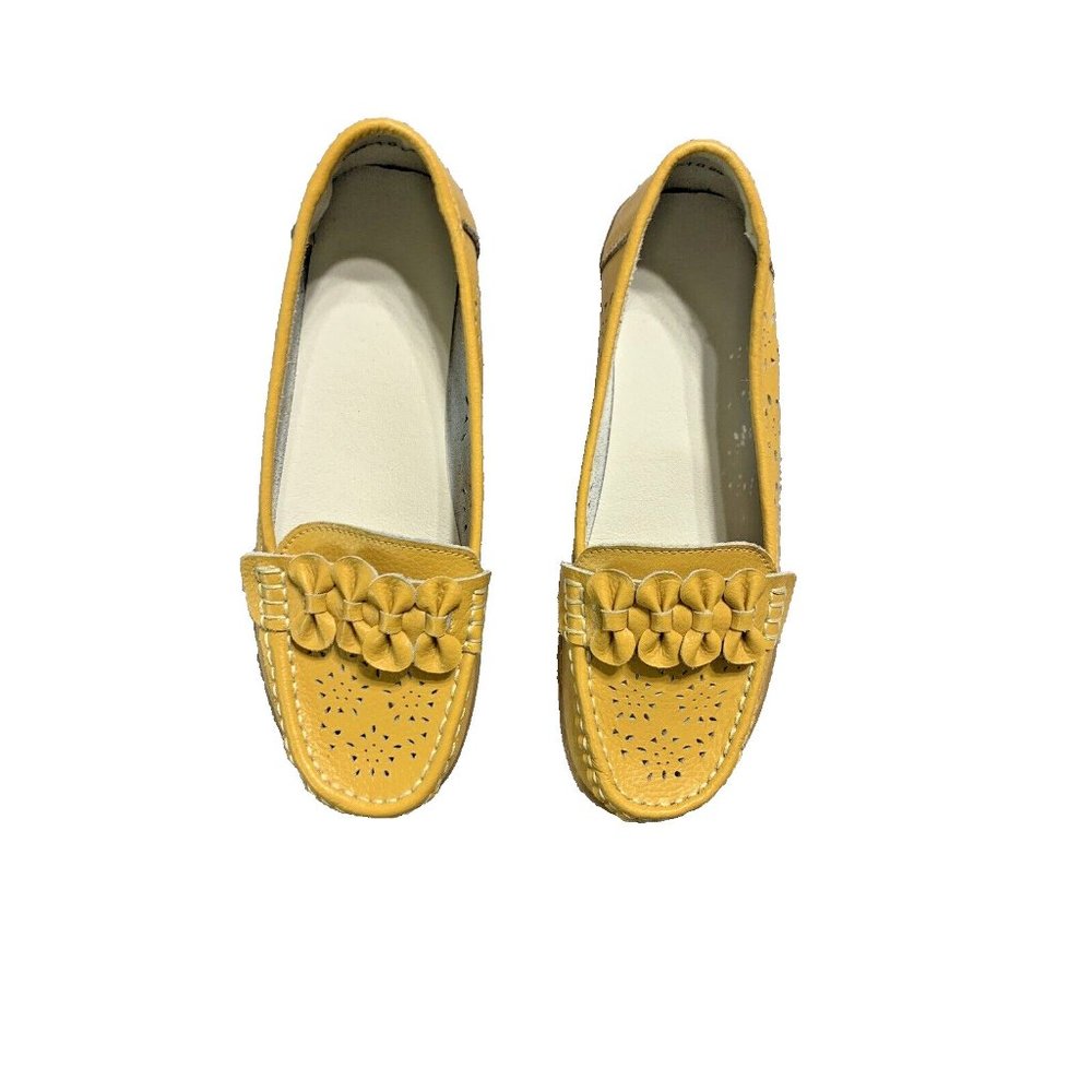 Loafers Women Butterscotch Gold size 8.5